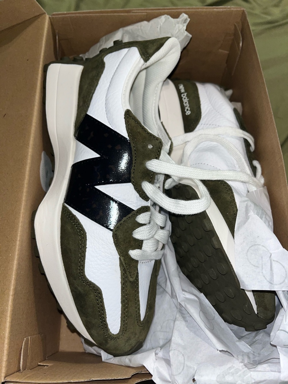 New new balance valiant sneakers